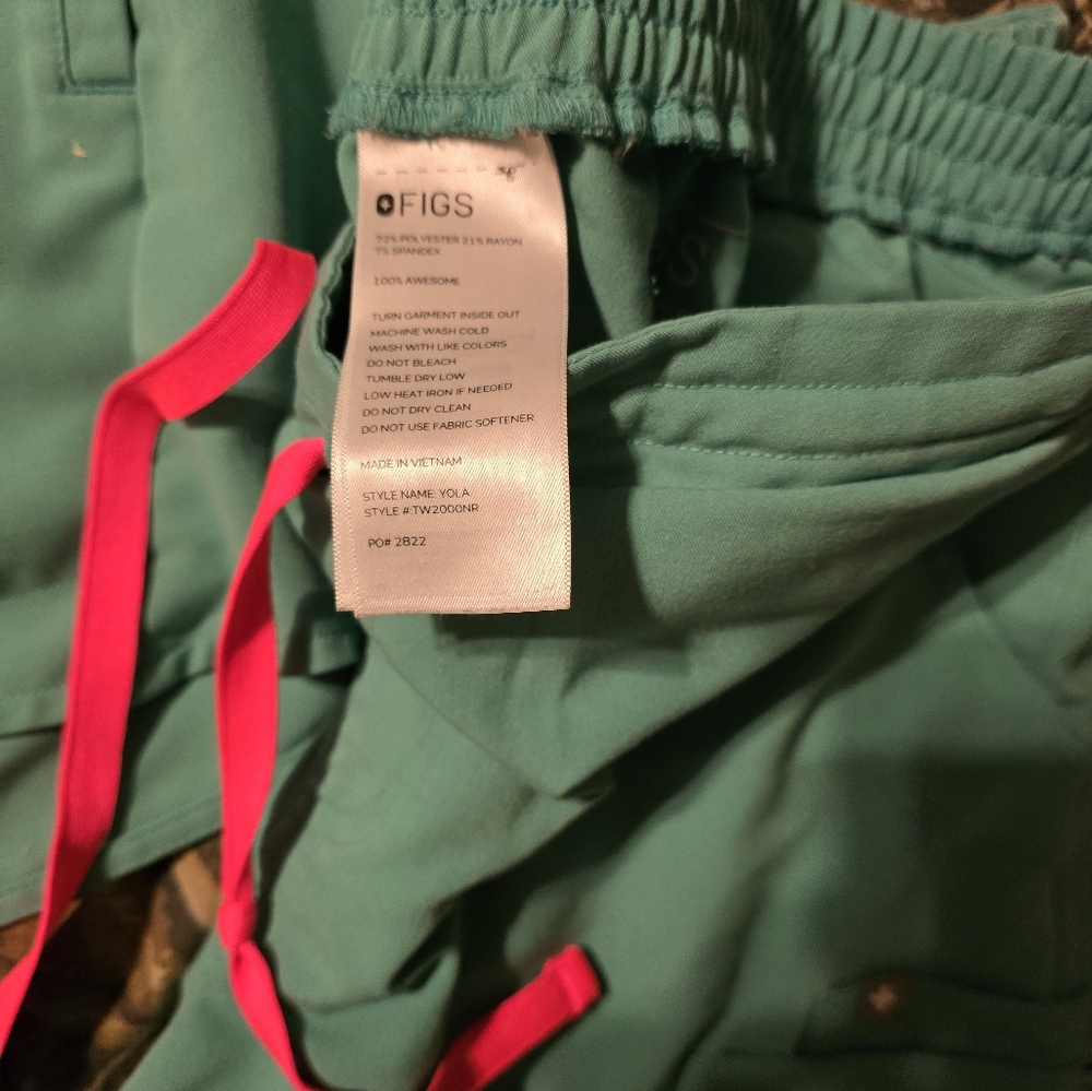 Figs scrubs size sm top and LG bottom